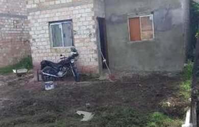 Imagem: A casa possui 2 Dormitórios, 2 Banheiros, 1 Vaga na garagem