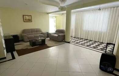 Imagem 5: Casa na Atalaia. 568m² de Área, 3 Vagas na garageme4 Dormitórios