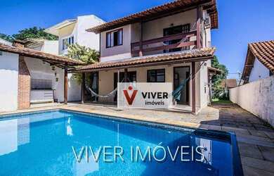 Imagem: A casa em condomínio possui 5 Dormitórios, 4 Banheiros, 3