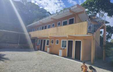 Imagem: O depósito possui 5 Vagas na garagem, 210m² de Área e está