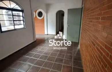 Imagem: O depósito possui 430m² de Área e está localizado em Martins