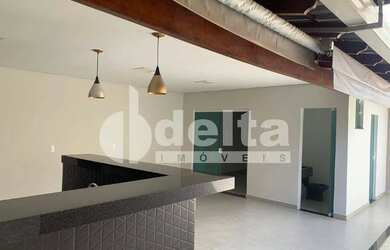 Imagem: A casa possui 3 Dormitórios, 3 Banheiros, 3 Vagas na garagem