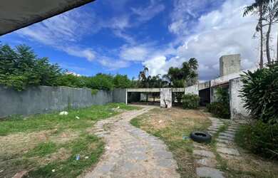 Imagem: A casa possui 5 Dormitórios, 4 Banheiros, 5 Vagas na garagem