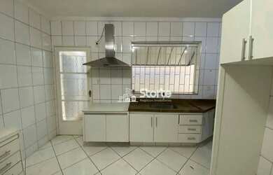 Imagem 3: Casa estilo sobrado com 4 dormitórios à venda, 266m² por R$ 950.000...