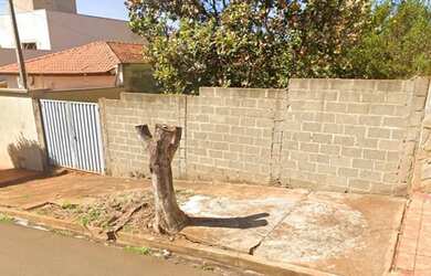 Imagem: O terreno possui 308m² de Área e está localizado em Centro