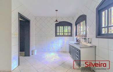 Imagem 6: ALUGA-SE CASA AMPLA COM PISCINA / 4 QUARTOS / 4 VAGAS / BEM LOCALIZADA...