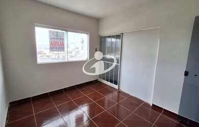 Imagem: O depósito possui 2 Vagas na garagem, 98m² de Área e está