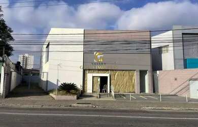 Imagem: O depósito possui 4 Vagas na garagem e 600m² de Área e está