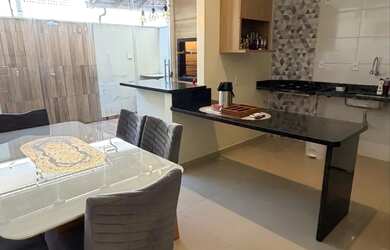 Imagem: O apartamento possui 2 Dormitórios, 3 Banheiros, 2 Vagas na