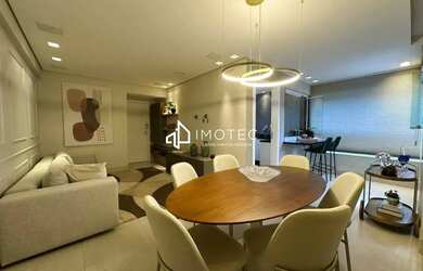 Imagem: O apartamento possui 2 Dormitórios, 2 Banheiros, 2 Vagas na