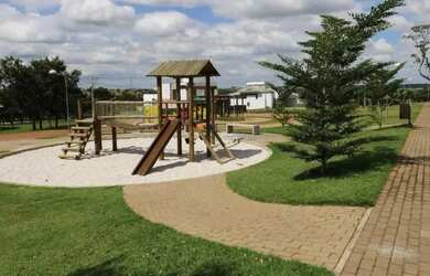 Imagem: O terreno possui 360m² de Área e está localizado em Jardim