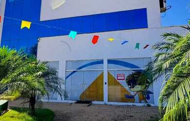 Imagem: O depósito possui 5 Vagas na garagem, 800m² de Área e está