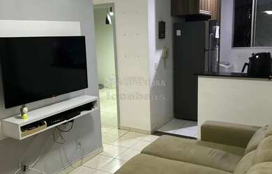 Imagem: O apartamento possui 2 Dormitórios, 1 Banheiro, 1 Vaga na garagem