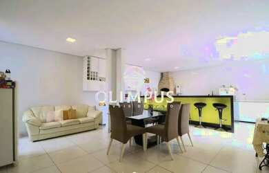 Imagem: A casa possui 5 Dormitórios, 5 Banheiros, 2 Vagas na garagem