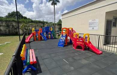 Imagem 11: Apartamento no Maracanaú primeiro andar um lance de escadas