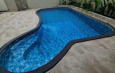 Imagem: A casa possui 3 Dormitórios, 1 Banheiro, 187m² de Área e