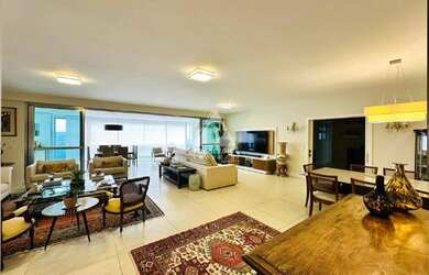 Imagem: O apartamento possui 4 Dormitórios, 5 Banheiros, 4 Vagas na