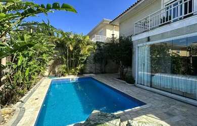 Imagem: A casa em condomínio possui 3 Dormitórios, 3 Banheiros, 4