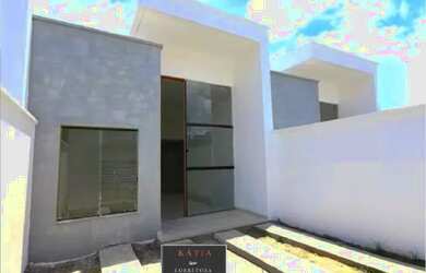 Imagem: A casa possui 2 Dormitórios, 2 Vagas na garagem e está localizado