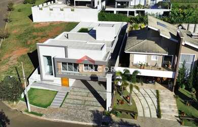 Imagem: A casa em condomínio possui 5 Dormitórios, 5 Banheiros, 5