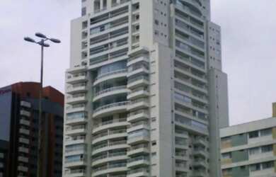 Imagem: O apartamento possui 1 Dormitório, 1 Banheiro, 1 Vaga na garagem