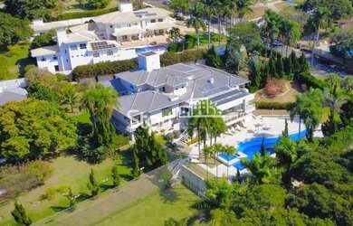 Imagem: A casa em condomínio possui 5 Dormitórios, 3 Banheiros, 5