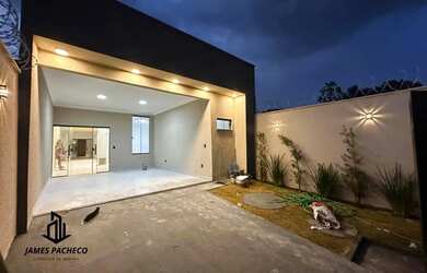 Imagem: A casa possui 3 Dormitórios, 3 Banheiros, 3 Vagas na garagem