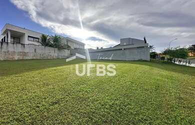 Imagem: O terreno possui 580m² de Área e está localizado em Alphaville