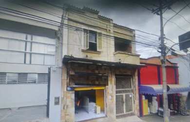 Imagem: A casa possui 3 Dormitórios, 3 Banheiros, 2 Vagas na garagem