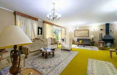 Imagem: A casa possui 3 Dormitórios, 4 Banheiros, 2 Vagas na garagem