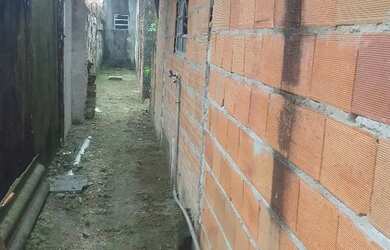 Imagem: A casa possui 2 Dormitórios, 2 Banheiros, 75m² de Área e