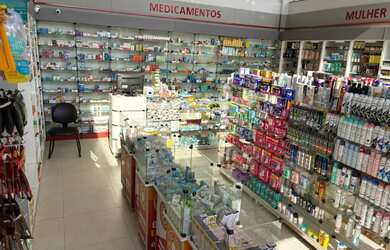 Imagem: O depósito possui 3 Vagas na garagem, 90m² de Área e está