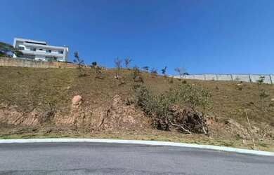 Imagem: O terreno possui 930m² de Área e Imóvel novo e está localizado