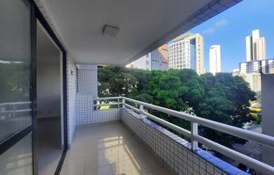 Imagem: O apartamento possui 3 Dormitórios, 3 Suítes, 5 Banheiros