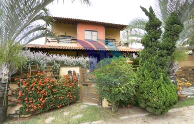 Imagem: A casa possui 3 Dormitórios, 4 Banheiros, 300m² de Área