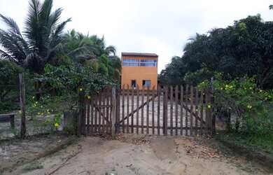 Imagem: A fazenda possui 2 Dormitórios, 1 Suíte, 2 Banheiros, 1 Vaga