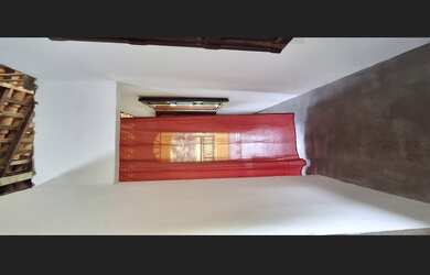 Imagem: A casa possui 1 Dormitório, 1 Banheiro, 2 Vagas na garagem