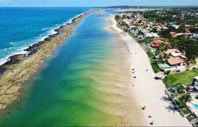 Imagem: A casa possui 2 Dormitórios, 1 Suíte e 2 Banheiros e está