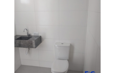 Imagem: A casa possui 3 Dormitórios, 1 Suíte, 2 Banheiros, 3 Vagas