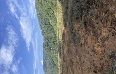 Imagem: O terreno possui 2.124m² de Área e está localizado em Panelas