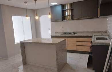 Imagem: A casa possui 3 Dormitórios, 1 Suíte, 2 Banheiros, 1 Vaga