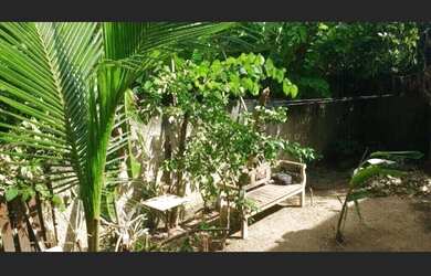 Imagem: A casa em condomínio possui 3 Dormitórios, 2 Banheiros, Acomodam