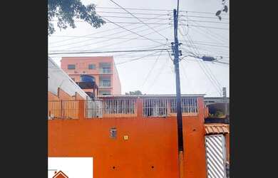 Imagem: A casa possui 3 Dormitórios, 1 Suíte, 2 Banheiros, 1 Vaga