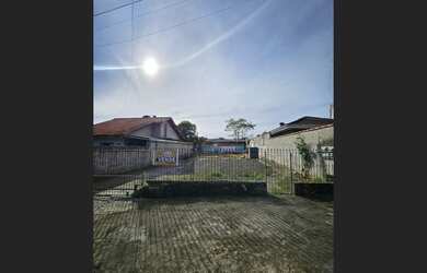 Imagem: O terreno possui 386m² de Área e está localizado em Morro