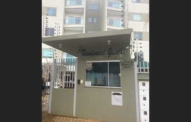 Imagem: O apartamento possui 3 Dormitórios, 1 Suíte, 1 Banheiro, 2