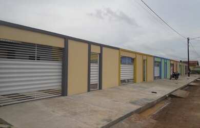 Imagem: A casa possui 2 Dormitórios, 1 Suíte, 2 Banheiros, 2 Vagas