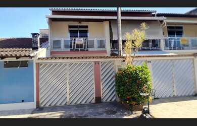 Imagem: A casa em condomínio possui 2 Dormitórios, 2 Banheiros, 1