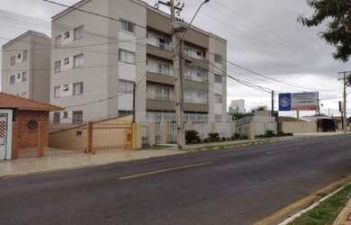 Imagem: O apartamento possui 3 Dormitórios, 1 Suíte, 1 Banheiro, Acomodam