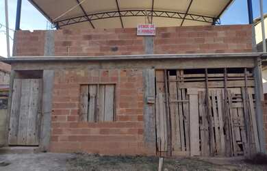 Imagem: A casa possui Direto com o proprietário e está localizado