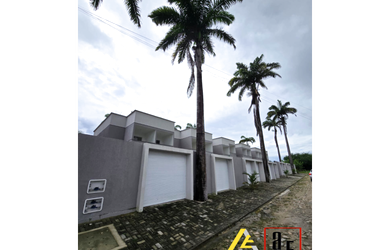 Imagem: A casa em condomínio possui 3 Dormitórios, 1 Suíte, 2 Banheiros